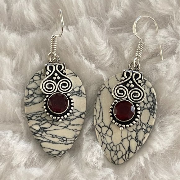 3 for $10 🩷 Bundle Garnet color cabochon white howlite silver dangle earrings - Picture 2 of 7